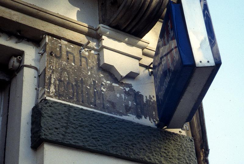 Dresden-Äußere Neustadt, Louisenstr. -Ecke Martin-Luther-Str., 2.2.1997 (3).jpg - Inh. Apoth. M. ... (?)